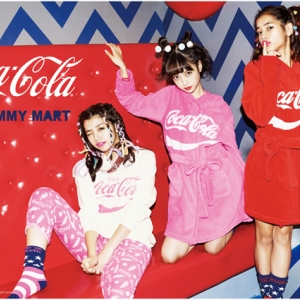 ランジェリーブランドYUMMY MART（ヤミーマート）がコカ・コーラとのコラボコレクションを発売