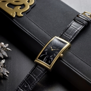 時計ブランドのTissot（ティソ）がスタイリスト辻直子とのコラボ時計を発売