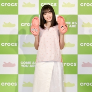 crocs（クロックス）が広瀬すずを日本人初のグローバルアンバサダーとして起用