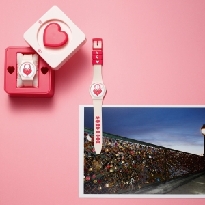 時計ブランド「Swatch（スウォッチ）」が2015年のバレンタインモデルの時計を発売